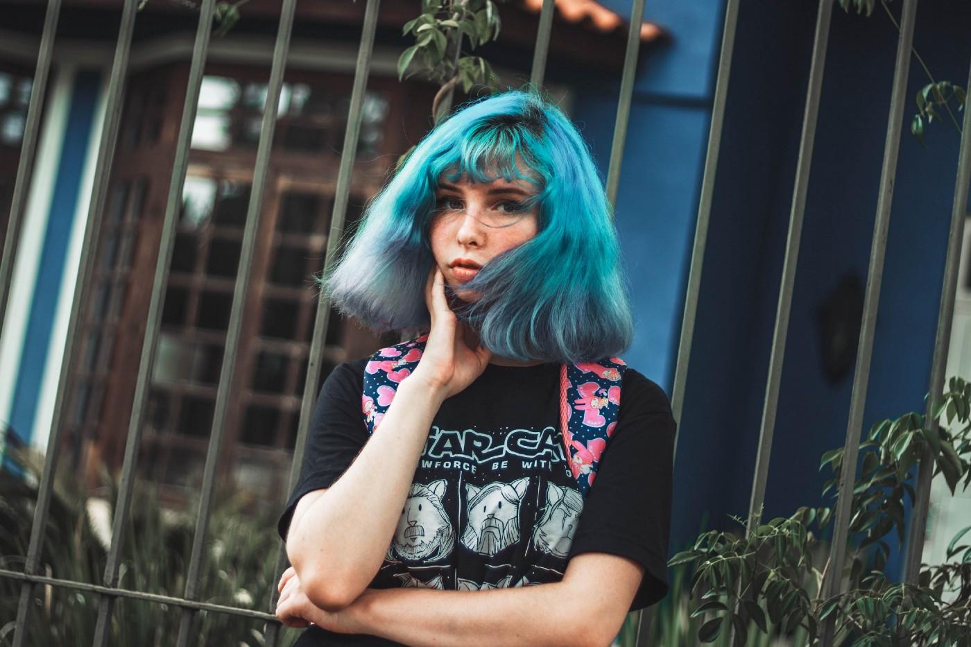 Picture of a girl with blue hair